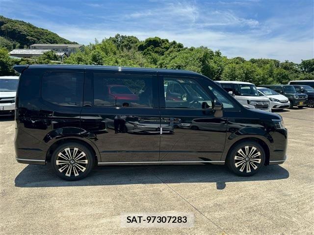 Honda STEP WGN 2026-06 8882328-16