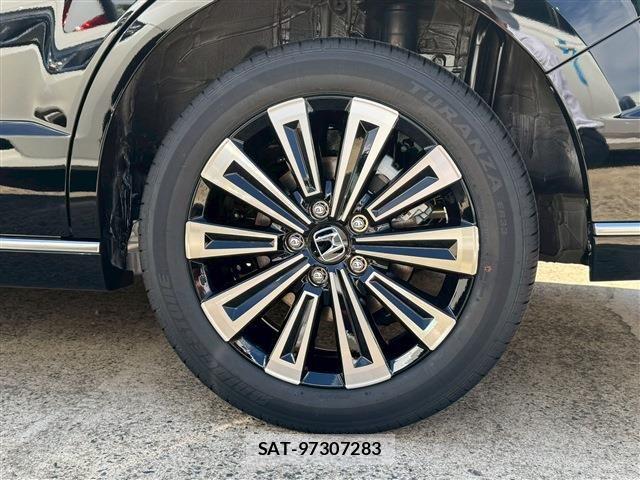 Honda STEP WGN 2026-06 8882328-17