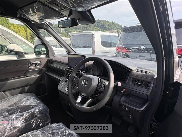 Honda STEP WGN 2026-06 8882328-19