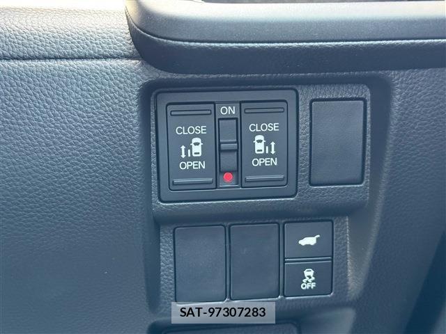 Honda STEP WGN 2026-06 8882328-21