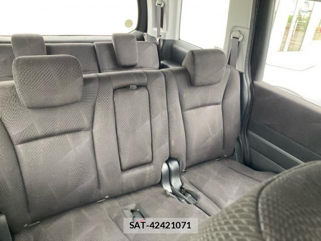 Honda STEP WGN 2010-03 8884398-11