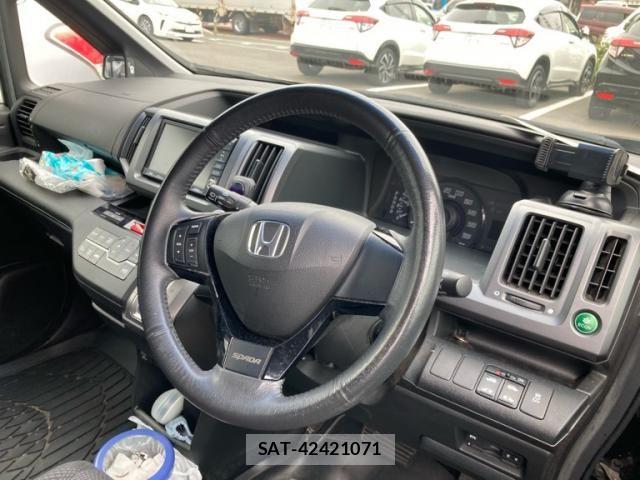 Honda STEP WGN 2010-03 8884398-14