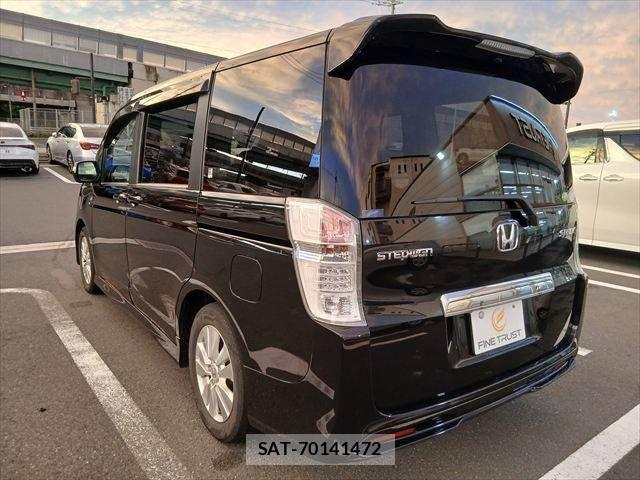 Honda STEP WGN 2010-06 8884400-21