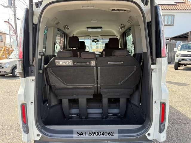 Honda STEP WGN 2017-10 8884396-15