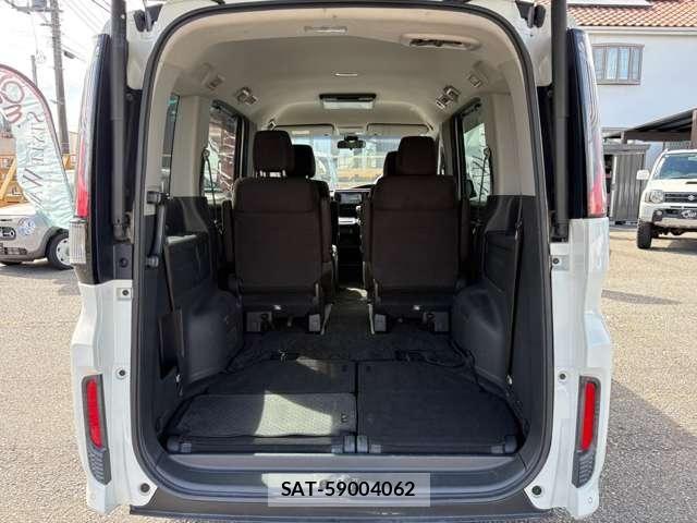 Honda STEP WGN 2017-10 8884396-16