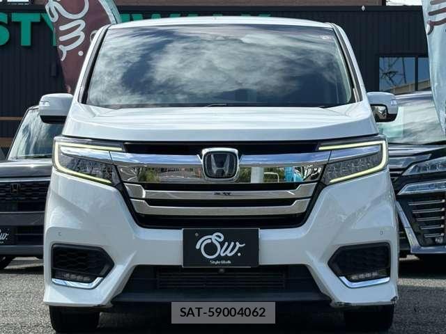 Honda STEP WGN 2017-10 8884396-1
