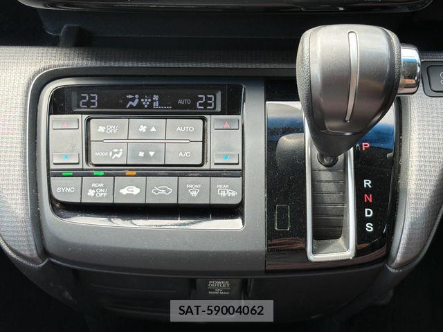 Honda STEP WGN 2017-10 8884396-25