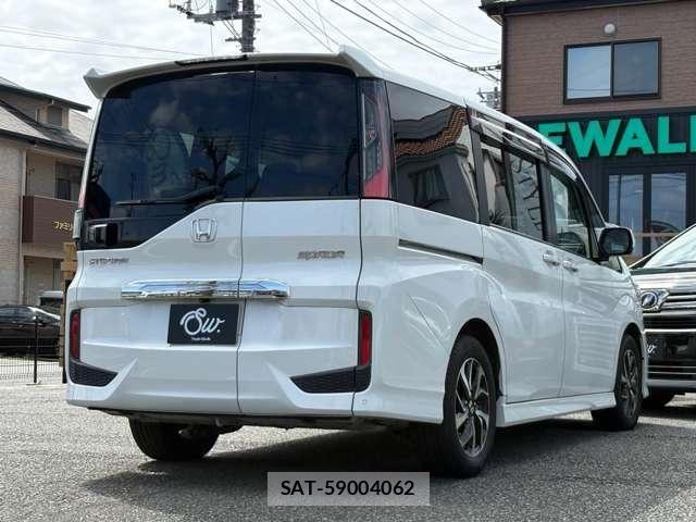 Honda STEP WGN 2017-10 8884396-4