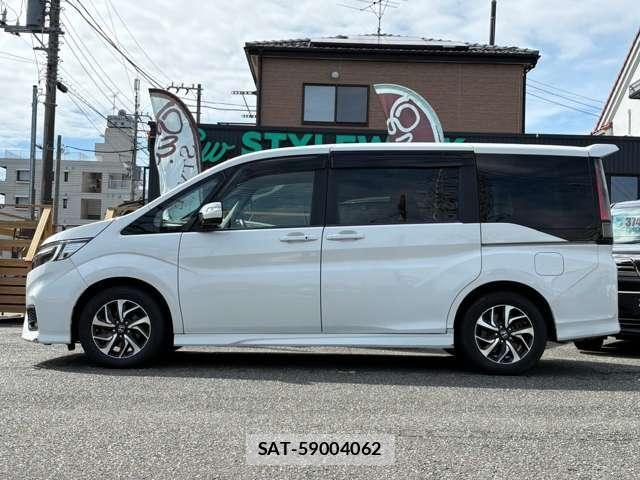 Honda STEP WGN 2017-10 8884396-7