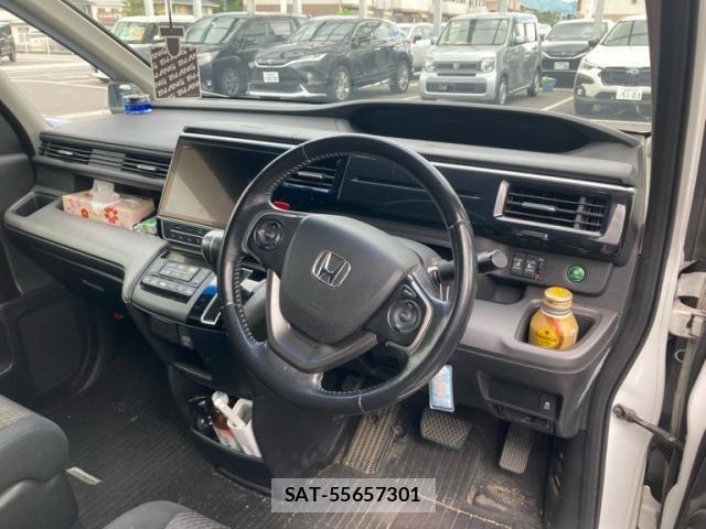 Honda STEP WGN 2015-05 8884395-11
