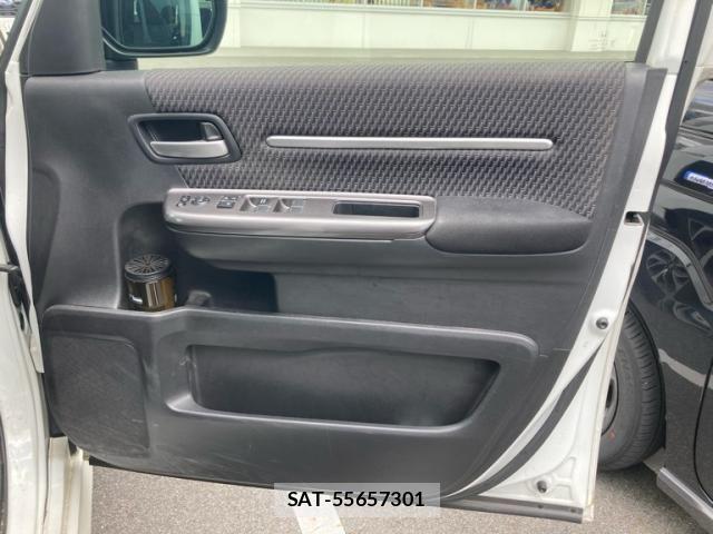 Honda STEP WGN 2015-05 8884395-13