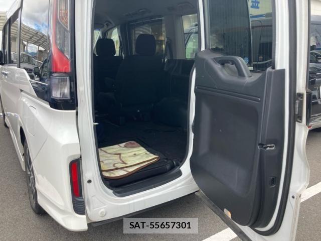 Honda STEP WGN 2015-05 8884395-29