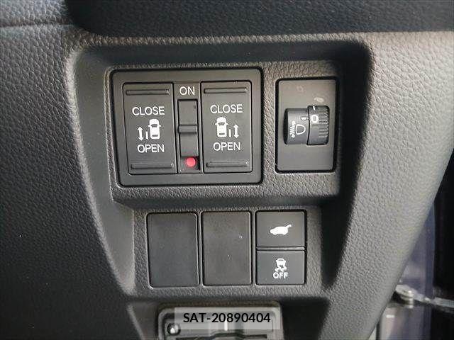 Honda STEP WGN 2023-07 8884392-24