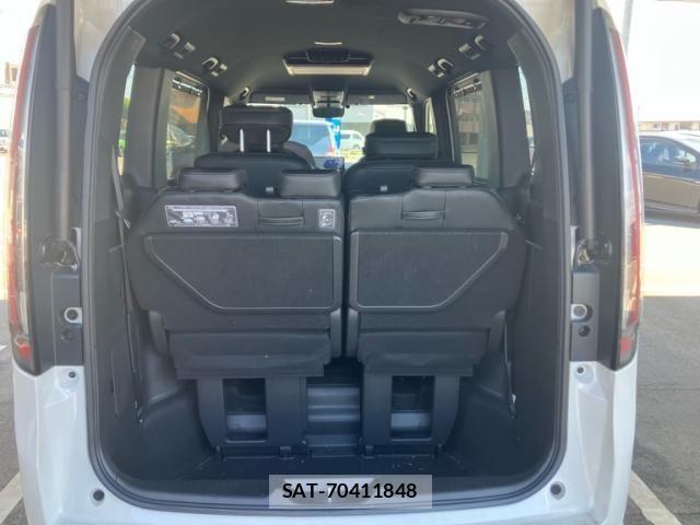 Honda STEP WGN 2024-03 6913624-13