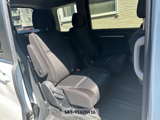Honda STEP WGN 2018-01 7225591-16