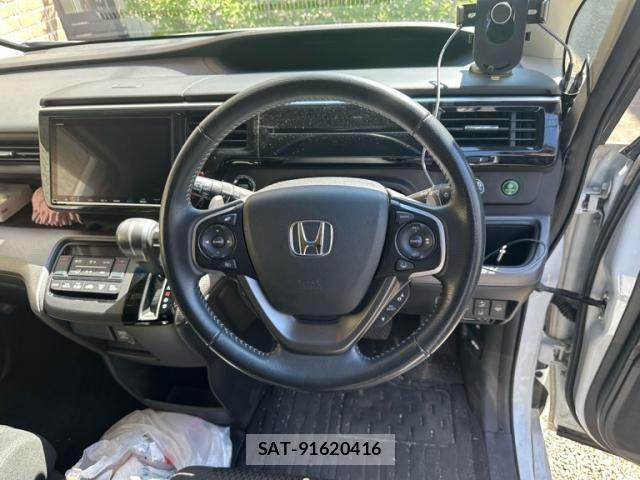 Honda STEP WGN 2018-01 7225591-21