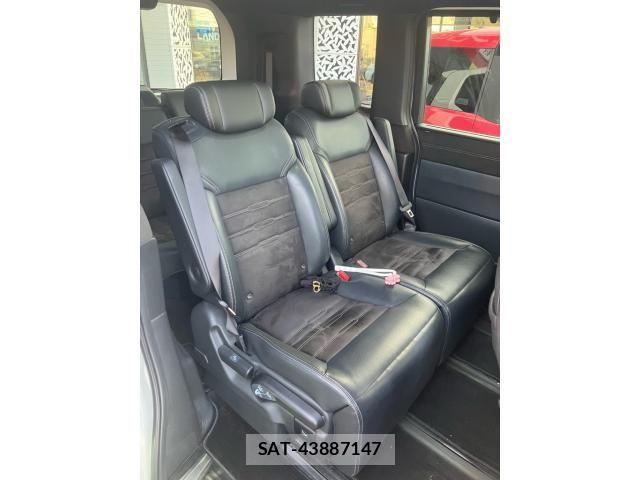 Honda STEP WGN 2022-11 7359981-19