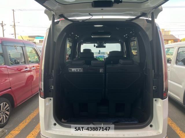 Honda STEP WGN 2022-11 7359981-23