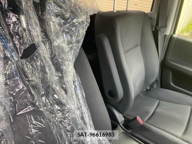 Honda STEP WGN 2013-06 7394318-17