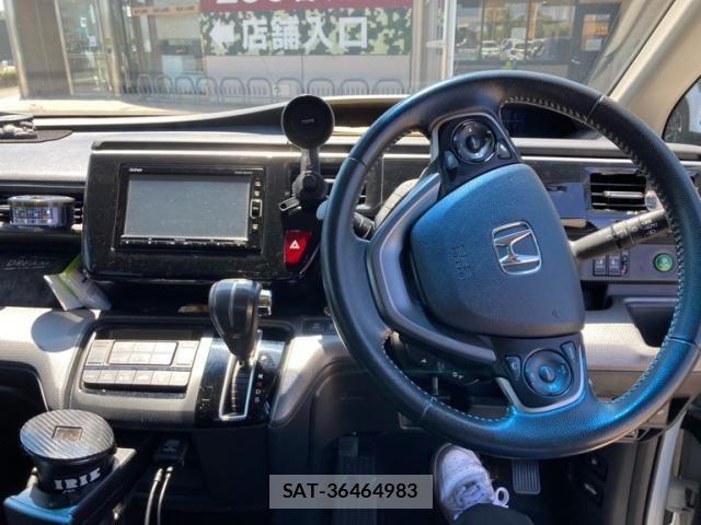 Honda STEP WGN 2017-12 7458122-15