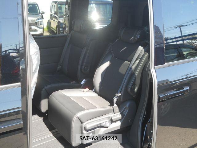 Honda STEP WGN 2026-06 7503057-13