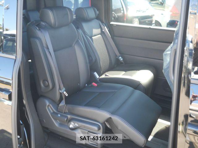 Honda STEP WGN 2026-06 7503057-15