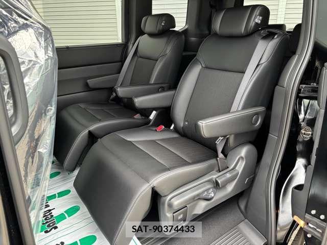 Honda STEP WGN 2026-06 7503055-8