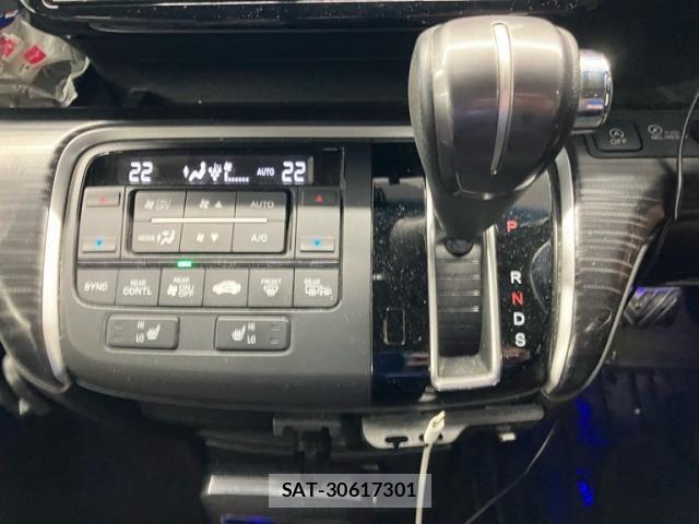 Honda STEP WGN 2016-09 7620418-20