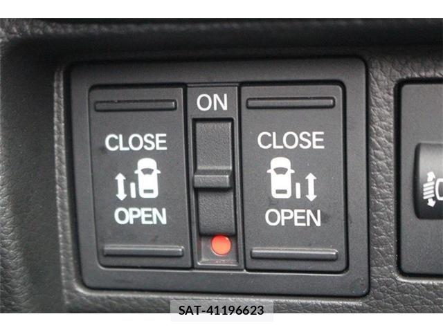 Honda STEP WGN 2025-10 7729280-4