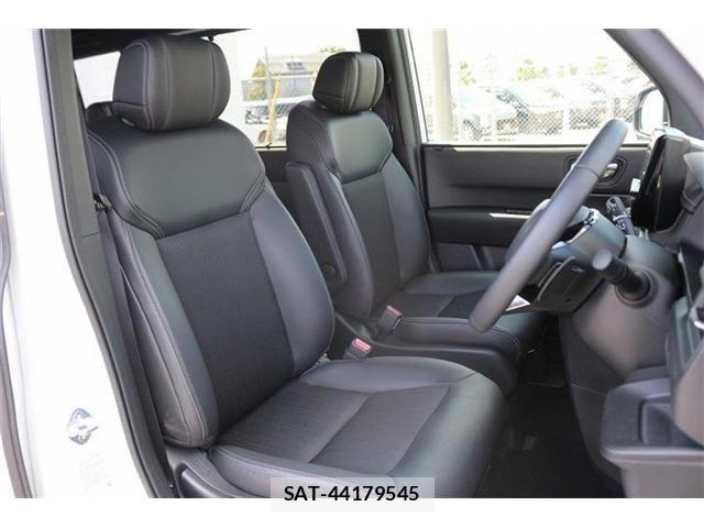 Honda STEP WGN 2025-10 7789499-14