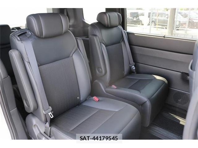 Honda STEP WGN 2025-10 7789499-15
