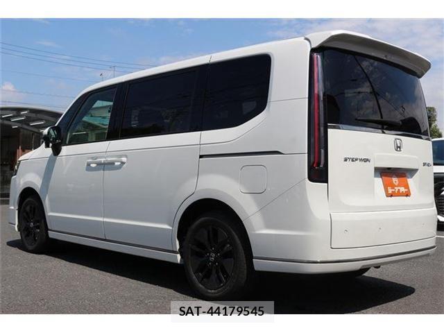 Honda STEP WGN 2025-10 7789499-23