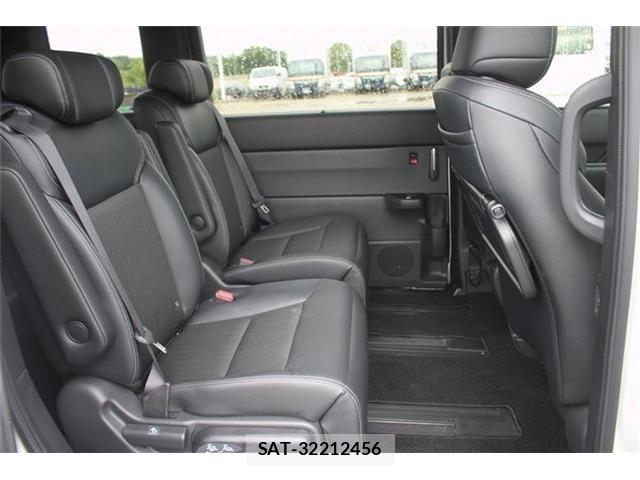 Honda STEP WGN 2025-10 7879697-9