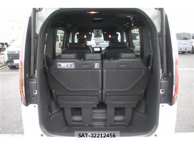 Honda STEP WGN 2025-10 7879697-17
