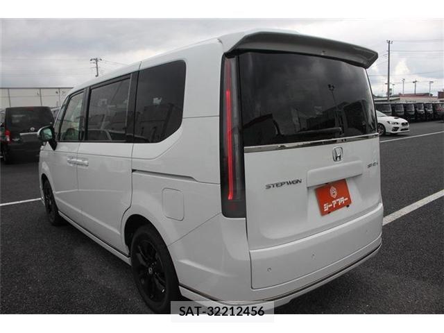 Honda STEP WGN 2025-10 7879697-22