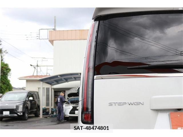 Honda STEP WGN 2025-10 7879698-28