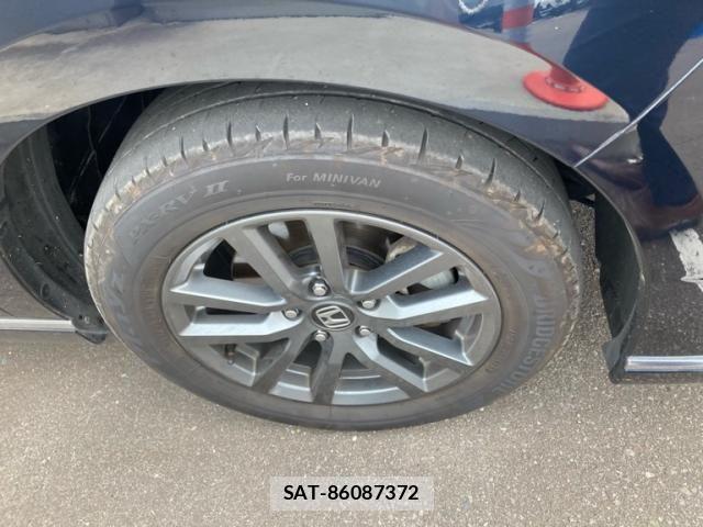 Honda STEP WGN 2023-07 7879695-17