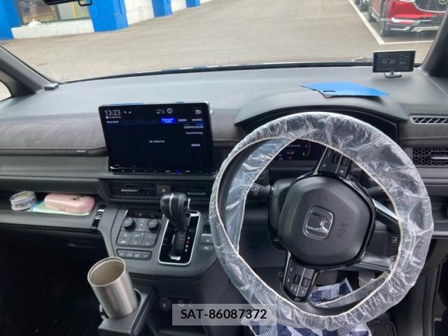 Honda STEP WGN 2023-07 7879695-21