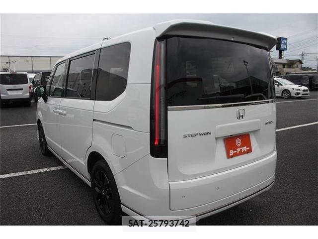 Honda STEP WGN 2025-10 7879696-11
