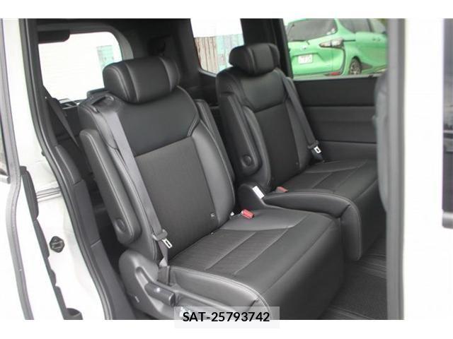 Honda STEP WGN 2025-10 7879696-23