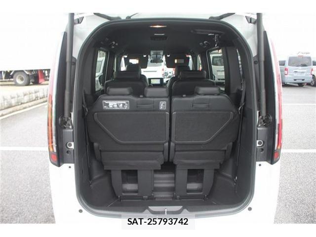 Honda STEP WGN 2025-10 7879696-29