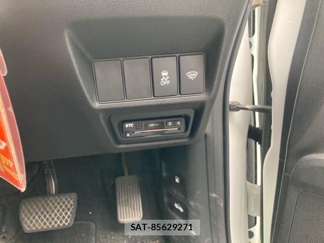 Honda STEP WGN 2017-04 7963924-16