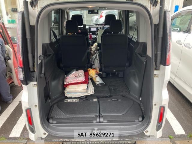 Honda STEP WGN 2017-04 7963924-23