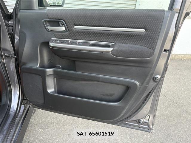 Honda STEP WGN 2019-03 7963923-17