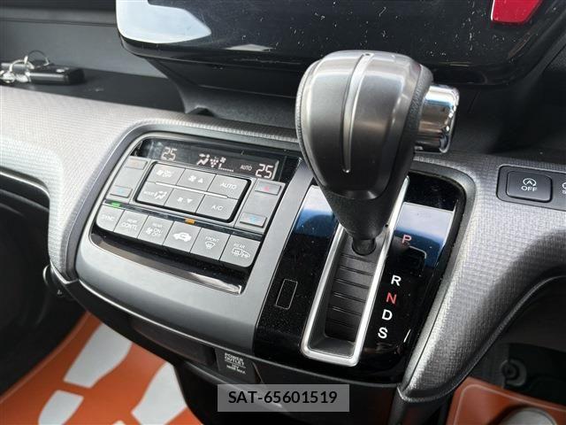 Honda STEP WGN 2019-03 7963923-26