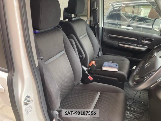 Honda STEP WGN 2021-04 7981150-11