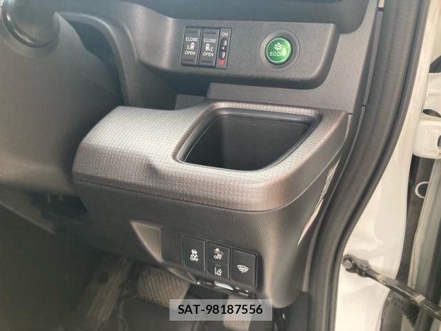 Honda STEP WGN 2021-04 7981150-17