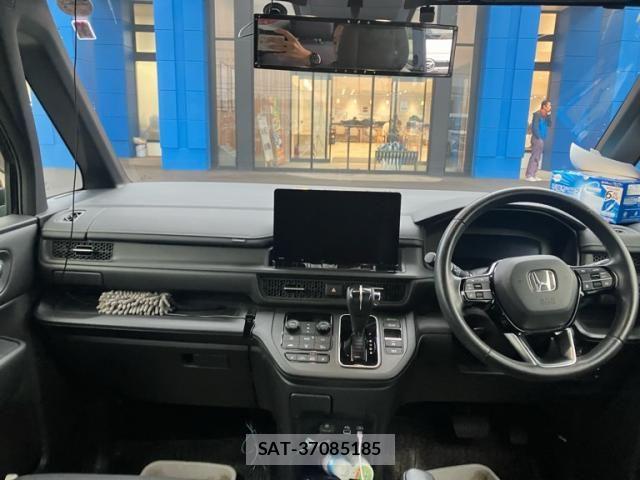 Honda STEP WGN 2023-07 8038498-15