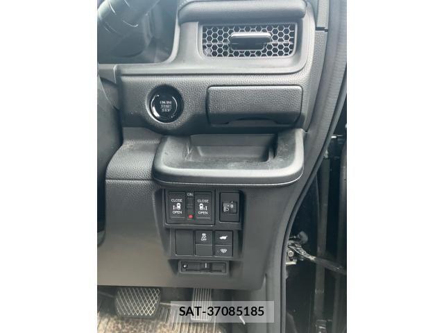 Honda STEP WGN 2023-07 8038498-19