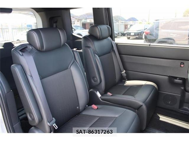 Honda STEP WGN 2025-10 8132518-14